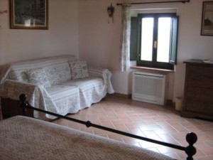 B&B-pozzo-vivalpa-ancona-jesi-serra-de-conti-campagna-relax-camera-ospiti-giardino-guestroom-garden